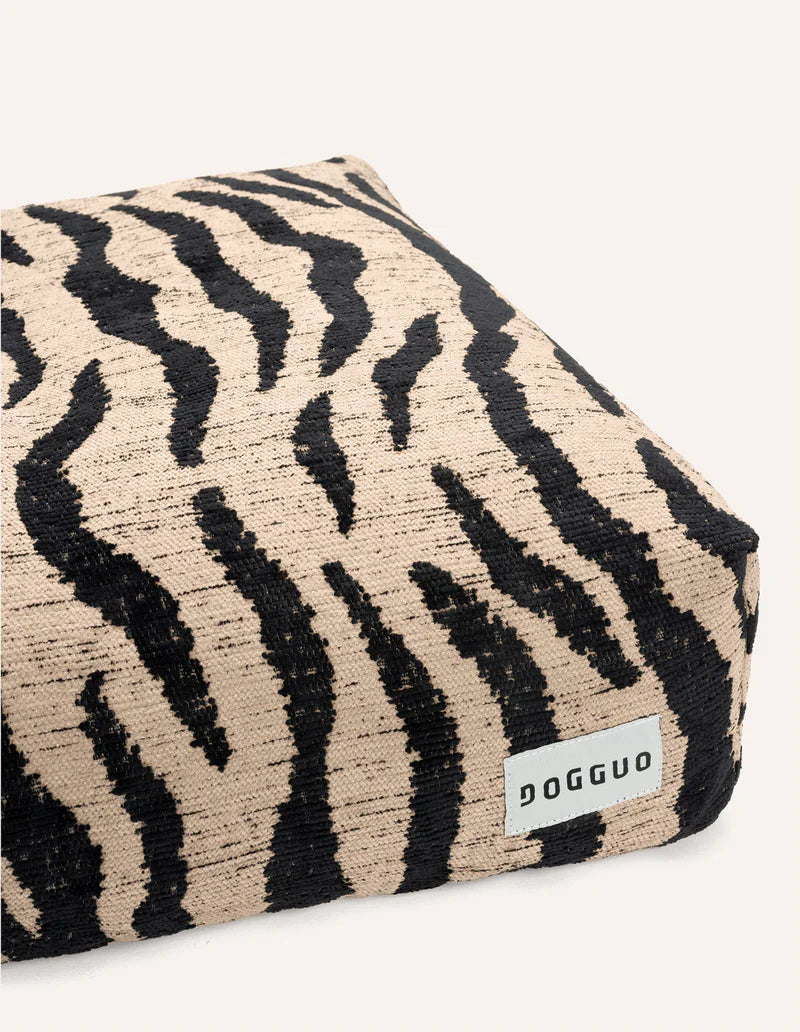 DOGGUO - Zebra Dog Bed – Beige/Black - OSSO BLU