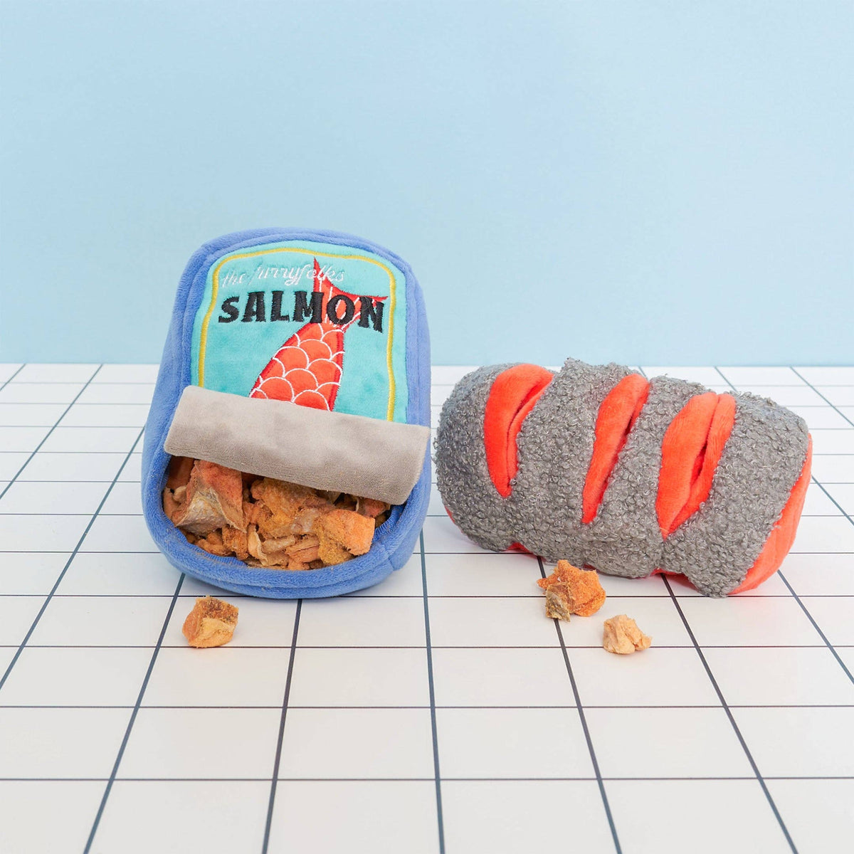 the furryfolks - The furryfolks Tinned Salmon Nasenarbeits-Spielzeug - OSSO BLU