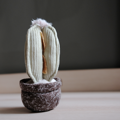 LAMBWOLF COLLECTIVE - KAKTUS Snuffle Toy