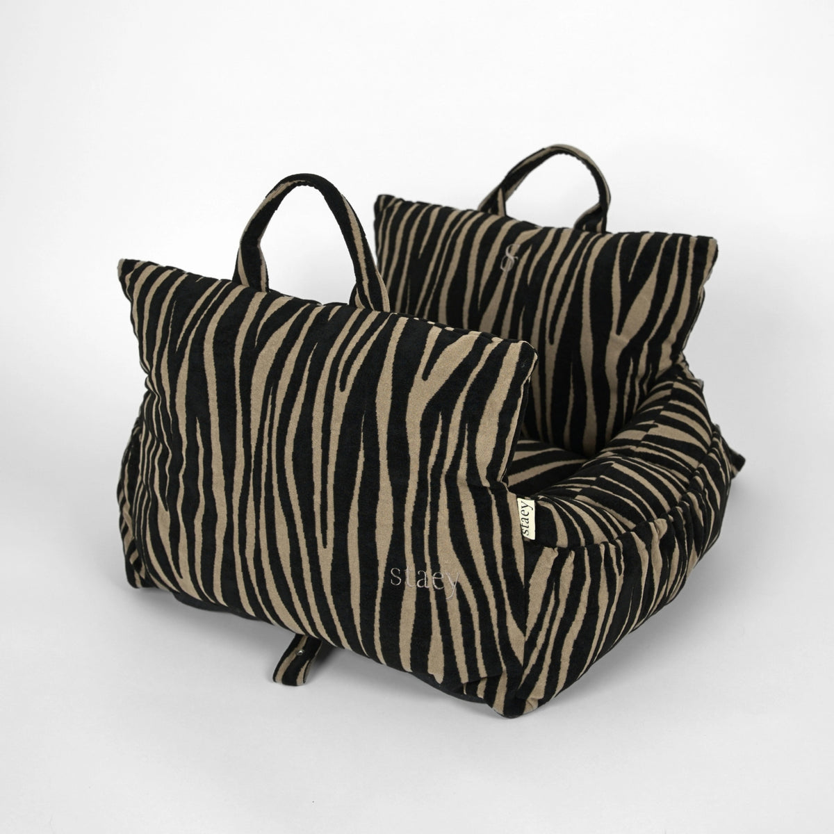 STAEY – Lara 2.0 Hundeautositz Zebra