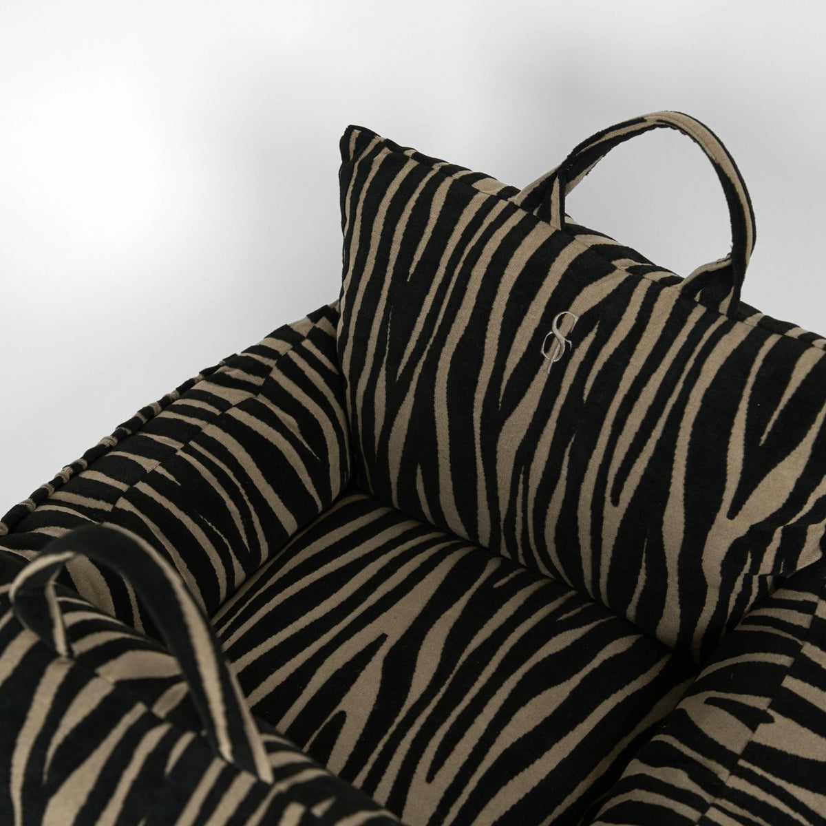 STAEY – Lara 2.0 Hundeautositz Zebra