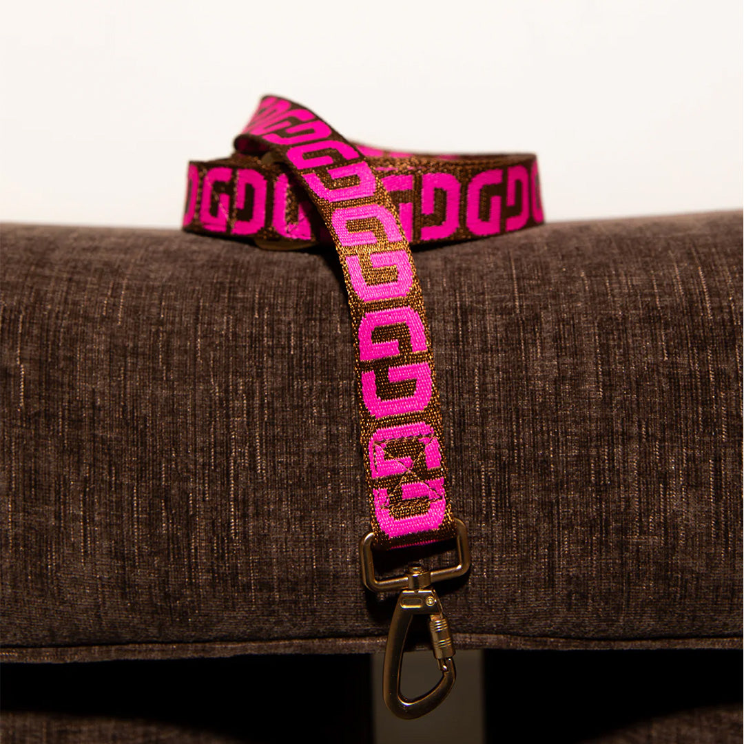 DOGGUO - Hundeleine mit braunem und rosa gewebtem DG-Design