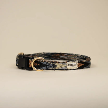 DREW'S DOGWEAR - Dunkler Pfeil / Weiches & verstellbares Halsband (braunes Muster) - OSSO BLU