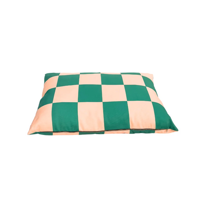 APPROVED BY FRITZ – Dog bed in green plaid